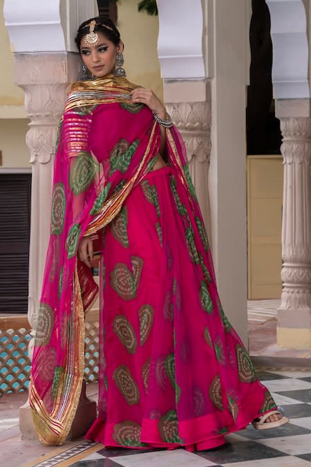 Buy_Gulabo Jaipur_Pink Chiffon Gota Patti, Embroidery V-neck Chanchal Geometric Print Skirt Set _Online_at_Aza_Fashions