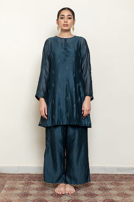 Nirjara Chanderi Silk Floral Sprig Embroidered Kurta Pant Set 