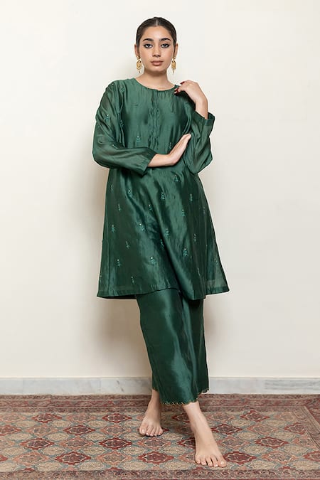 Buy_Nirjara_Emerald Green Chanderi Silk, Cotton Embroidery, Roohi Blossom Kurta With Pant 