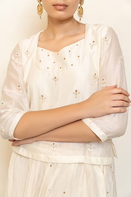 Buy Nirjara Ivory Chanderi Cotton, Heer Floral Motifs Kanchadi Blouse And Lehenga Set Buy_Nirjara_Ivory Chanderi Cotton, Heer Floral Motifs Kanchadi Blouse And Lehenga Set