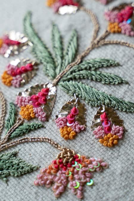 Shop_Aarti Sethia_White Cotton Embroidered Bahar Cushion Cover Single Pc