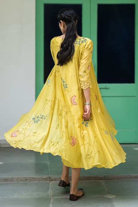 Shop Vaayu Yellow Muslin, Cotton Embroidery Round Neck Floral Applique Jacket Dress at Aza Fashions Shop_Vaayu_Yellow Muslin, Cotton Embroidery Round Neck Floral Applique Jacket Dress _at_Aza_Fashions