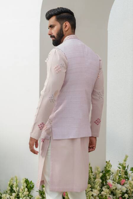 Amrit Dawani Floral Embroidered Bundi Kurta Set 