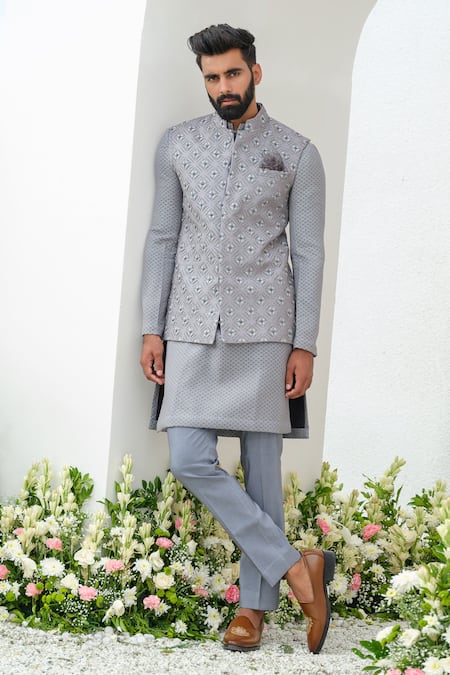 Amrit Dawani Grey Bundi Staple Cotton Embroidered Thread Cutdana Embellished Kurta Set