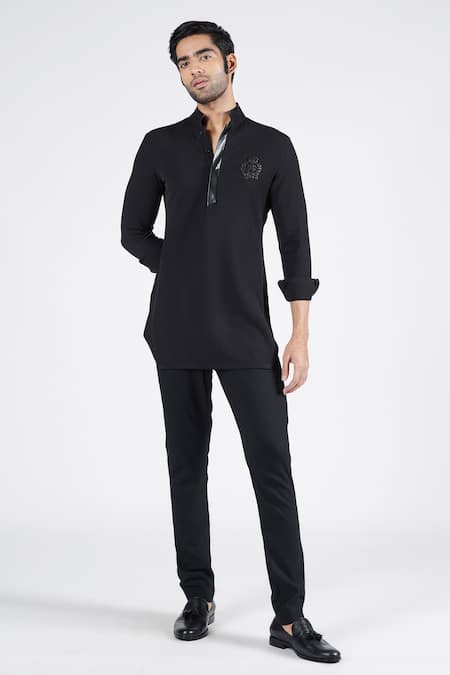 S&N by Shantnu Nikhil Crested Short Kurta 