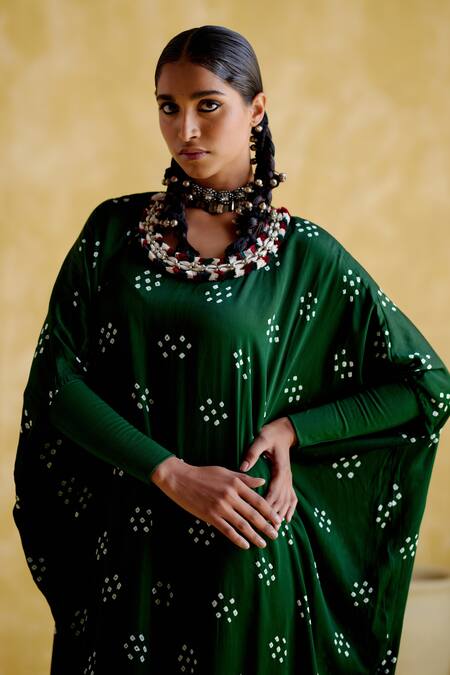 Shop 5elements Green Modal, Satin Round Neck Annapoorna Bandhani Kaftan Online at Aza Fashions Shop_5elements_Green Modal, Satin Round Neck Annapoorna Bandhani Kaftan _Online_at_Aza_Fashions