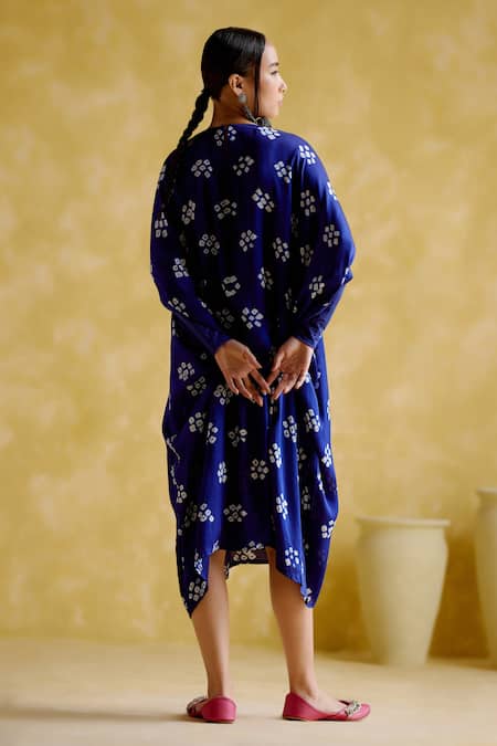 Shop 5elements Blue Modal, Satin Round Neck Annapoorna Bandhani Cluster Pattern Kaftan at Aza Fashions Shop_5elements_Blue Modal, Satin Round Neck Annapoorna Bandhani Cluster Pattern Kaftan _at_Aza_Fashions