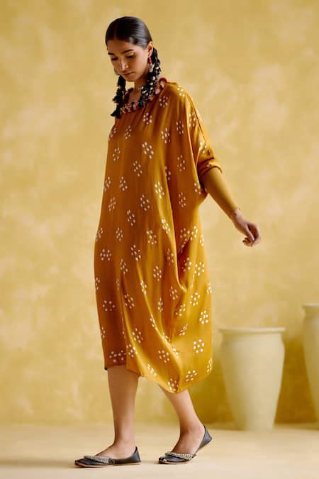 Buy_5elements_Yellow Modal, Satin Round Neck Annapoorna Bandhani Cluster Kaftan _Online_at_Aza_Fashions