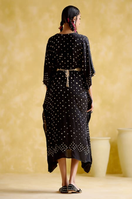 Shop 5elements Black Modal Sequins V-neck Annika Printed Kaftan With Belt at Aza Fashions Shop_5elements_Black Modal Sequins V-neck Annika Printed Kaftan With Belt _at_Aza_Fashions