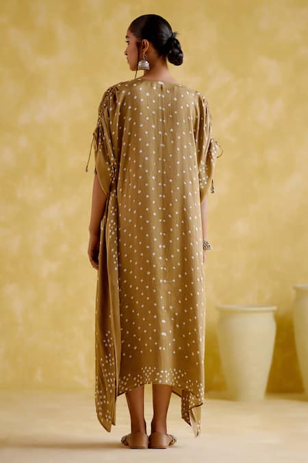 Shop 5elements Beige Modal, Satin Embroidery V-neck Dakshayani Flared Sleeve Kaftan at Aza Fashions Shop_5elements_Beige Modal, Satin Embroidery V-neck Dakshayani Flared Sleeve Kaftan _at_Aza_Fashions