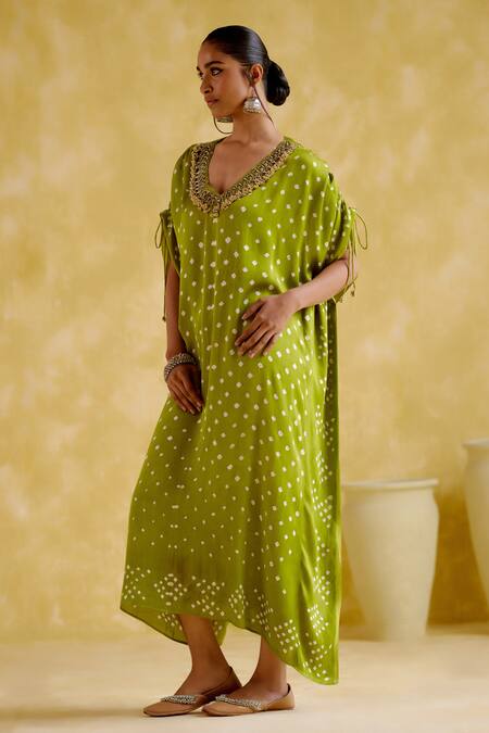 Buy 5elements Green Modal, Satin Embroidery V-neck Dakshayani Bandhani Pattern Kaftan Online at Aza Fashions Buy_5elements_Green Modal, Satin Embroidery V-neck Dakshayani Bandhani Pattern Kaftan _Online_at_Aza_Fashions