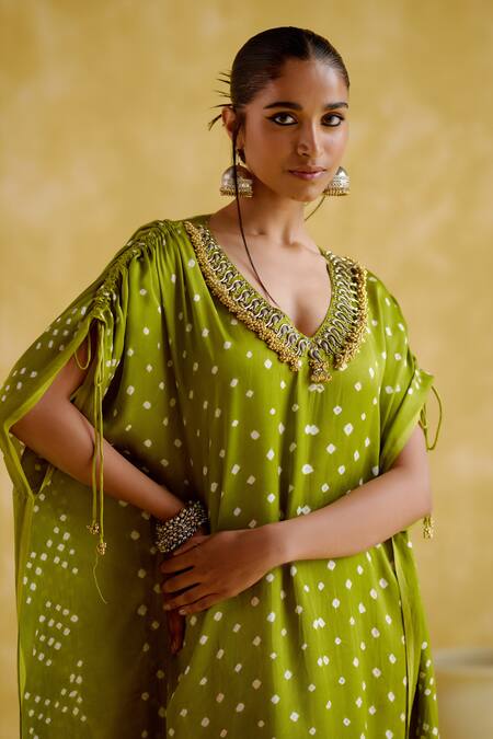 Shop 5elements Green Modal, Satin Embroidery V-neck Dakshayani Bandhani Pattern Kaftan Online at Aza Fashions Shop_5elements_Green Modal, Satin Embroidery V-neck Dakshayani Bandhani Pattern Kaftan _Online_at_Aza_Fashions