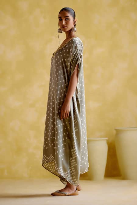 Buy_5elements_Grey Modal, Satin Embroidery V-neck Dakshayani V Kaftan _Online_at_Aza_Fashions