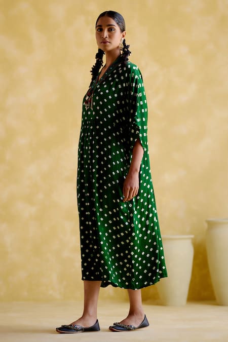 Buy 5elements Green Modal, Satin Embroidery Devadarsana Bandhani Print Handcrafted Kaftan Online at Aza Fashions Buy_5elements_Green Modal, Satin Embroidery Devadarsana Bandhani Print Handcrafted Kaftan _Online_at_Aza_Fashions