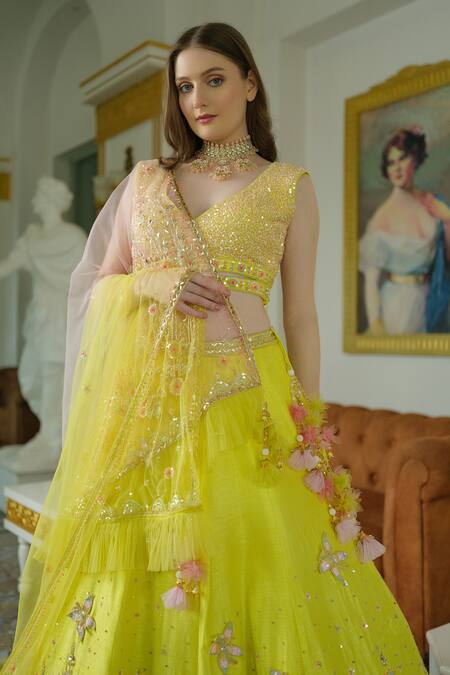 Tamaraa By Tahani_Green Silk Hand Embroidered 3d Applique V Neck Lehenga Set _Online_at_Aza_Fashions