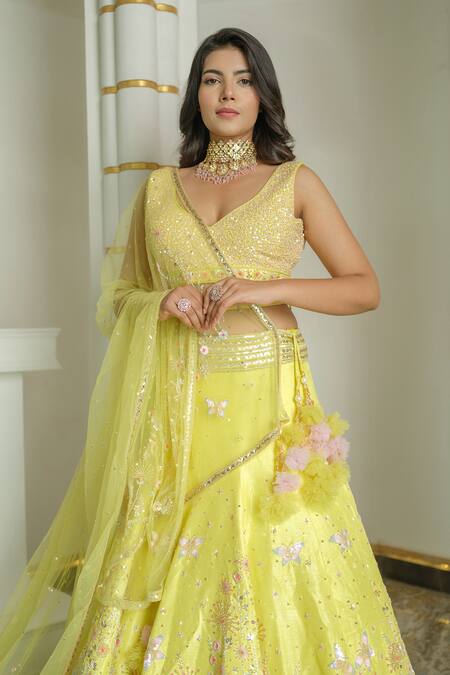 Buy_Tamaraa By Tahani_Green Silk Hand Embroidered Thread Leaf Neck Garden Lehenga Set _Online_at_Aza_Fashions