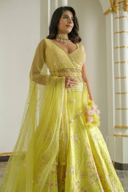 Shop_Tamaraa By Tahani_Green Silk Hand Embroidered Thread Leaf Neck Garden Lehenga Set _Online_at_Aza_Fashions