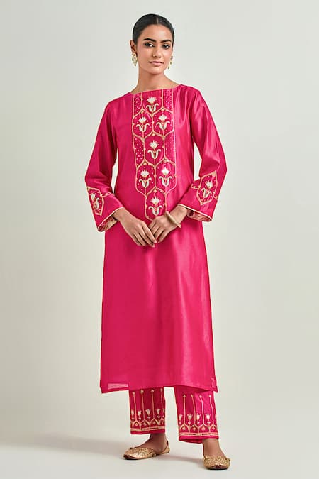 Shop Anantaa By Roohi Fuchsia Silk, Chanderi Sequins, Embroidery Boat Neck Floral Kurta Pant Set Online at Aza Fashions Shop_Anantaa By Roohi_Fuchsia Silk, Chanderi Sequins, Embroidery Boat Neck Floral Kurta Pant Set _Online_at_Aza_Fashions