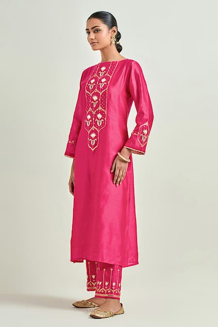 Anantaa By Roohi Fuchsia Silk, Chanderi Sequins, Embroidery Boat Neck Floral Kurta Pant Set at Aza Fashions Anantaa By Roohi_Fuchsia Silk, Chanderi Sequins, Embroidery Boat Neck Floral Kurta Pant Set _at_Aza_Fashions