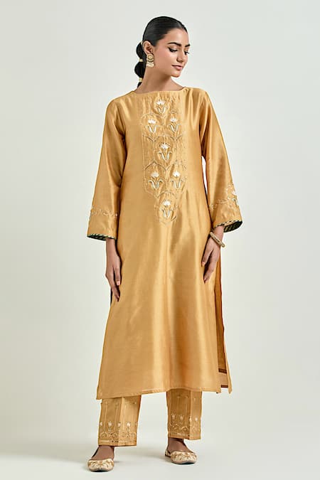 Anantaa By Roohi_Yellow Silk, Chanderi Embroidery, Sequins, Gota Patti Boat Neck Kurta Pant Set _at_Aza_Fashions