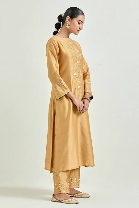 Shop_Anantaa By Roohi_Yellow Silk, Chanderi Embroidery, Sequins, Gota Patti Boat Neck Kurta Pant Set 