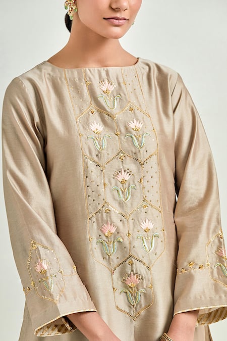 Buy Anantaa By Roohi Brown Silk, Chanderi Embroidery, Sequins Boat Neck Flower Kurta And Pant Set Buy_Anantaa By Roohi_Brown Silk, Chanderi Embroidery, Sequins Boat Neck Flower Kurta And Pant Set