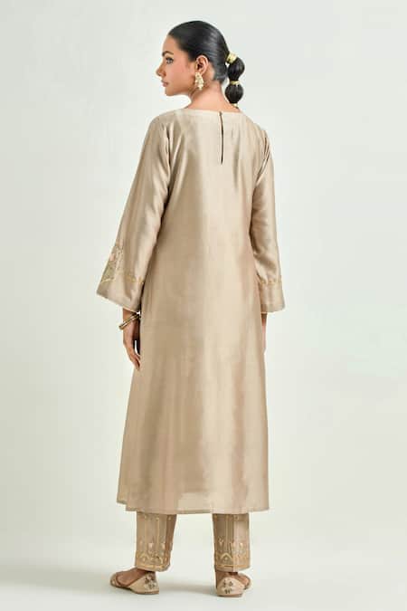 Shop Anantaa By Roohi Brown Silk, Chanderi Sequins, Embroidery, Gota Patti Boat Flower Kurta Pant Set at Aza Fashions Shop_Anantaa By Roohi_Brown Silk, Chanderi Sequins, Embroidery, Gota Patti Boat Flower Kurta Pant Set _at_Aza_Fashions