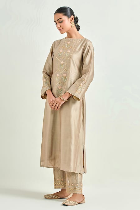 Anantaa By Roohi Brown Silk, Chanderi Sequins, Embroidery, Gota Patti Boat Flower Kurta Pant Set at Aza Fashions Anantaa By Roohi_Brown Silk, Chanderi Sequins, Embroidery, Gota Patti Boat Flower Kurta Pant Set _at_Aza_Fashions