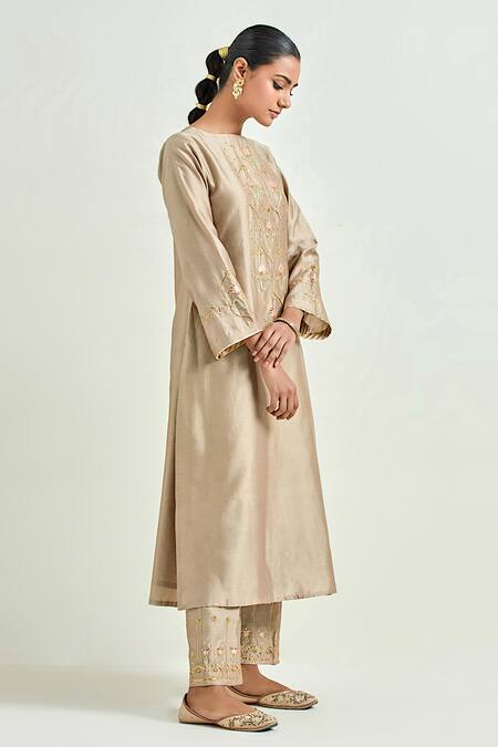 Buy Anantaa By Roohi Brown Silk, Chanderi Sequins, Embroidery, Gota Patti Boat Flower Kurta Pant Set Buy_Anantaa By Roohi_Brown Silk, Chanderi Sequins, Embroidery, Gota Patti Boat Flower Kurta Pant Set