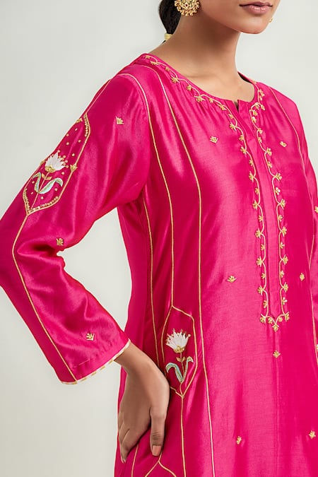 Buy_Anantaa By Roohi_Fuchsia Silk, Chanderi Sequins, Embroidery Round Neck Floret Kurta And Pant Set 