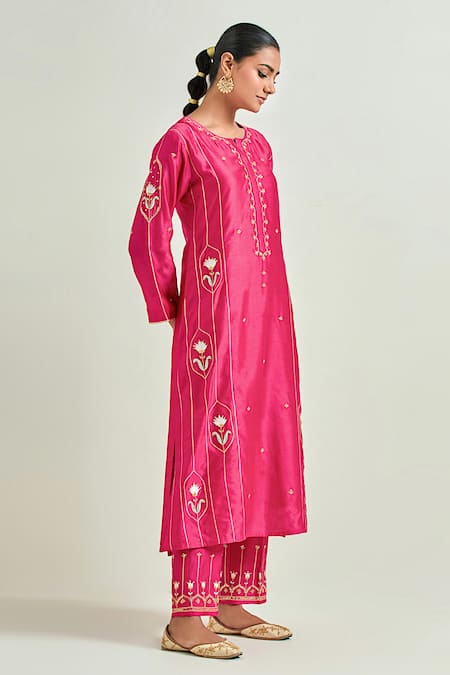 Buy_Anantaa By Roohi_Fuchsia Silk, Chanderi Embroidery, Sequins, Gota Patti Floret Kurta Pant Set 