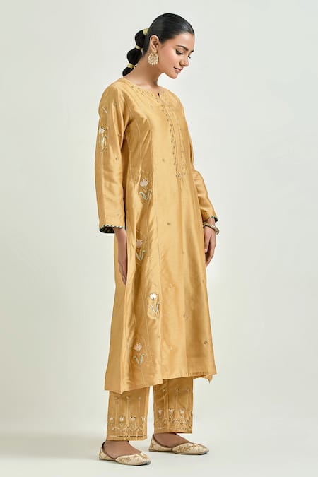 Anantaa By Roohi_Yellow Silk, Chanderi Sequins, Gota Patti, Floral Bloom Kurta And Pant Set _at_Aza_Fashions