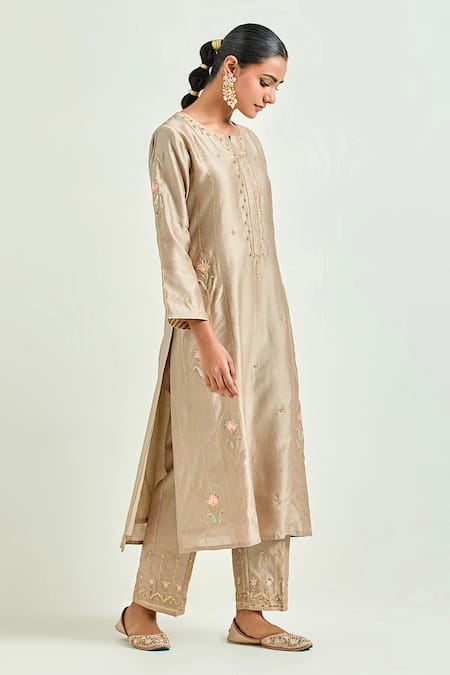 Shop Anantaa By Roohi Brown Silk, Chanderi Sequins, Cut Work, Embroidery Straight Kurta And Pant Set Online at Aza Fashions Shop_Anantaa By Roohi_Brown Silk, Chanderi Sequins, Cut Work, Embroidery Straight Kurta And Pant Set _Online_at_Aza_Fashions