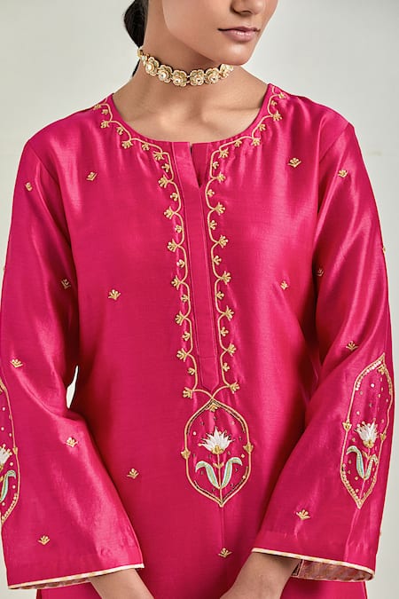 Shop Anantaa By Roohi Fuchsia Silk, Chanderi Sequins, Embroidery Scattered Floral Kurta Pant Set Shop_Anantaa By Roohi_Fuchsia Silk, Chanderi Sequins, Embroidery Scattered Floral Kurta Pant Set