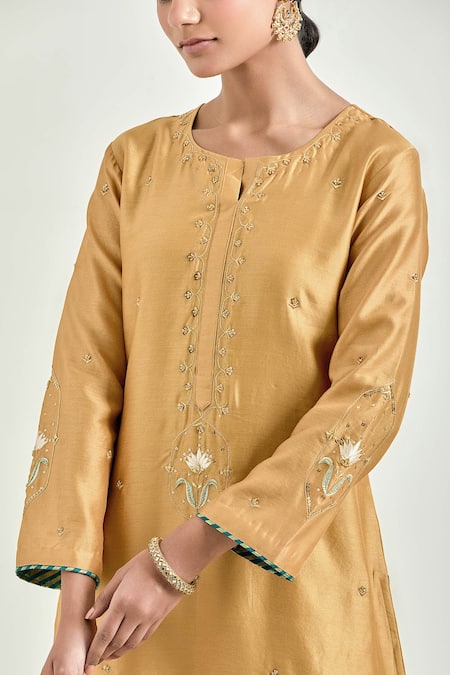 Anantaa By Roohi_Yellow Silk, Chanderi Sequins, Cut Work, Scattered Flower Kurta And Pant Set _at_Aza_Fashions