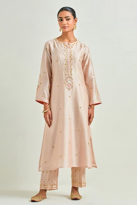 Anantaa by Roohi Pink Silk Chanderi Embroidered Sequins Round Scattered Floret Kurta And Pant Set 