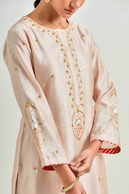 Buy Anantaa By Roohi Pink Silk, Chanderi Sequins, Cut Scattered Floret Embroidered Kurta And Pant Set Buy_Anantaa By Roohi_Pink Silk, Chanderi Sequins, Cut Scattered Floret Embroidered Kurta And Pant Set