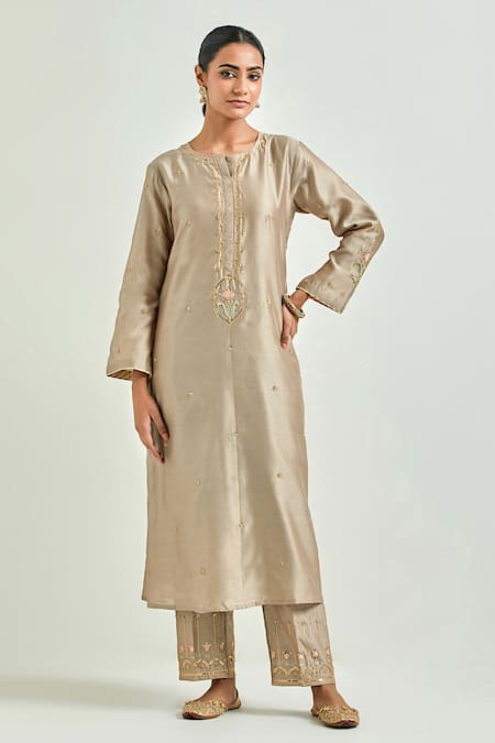 Anantaa by Roohi Hand Embroidered Kurta & Pant Set 