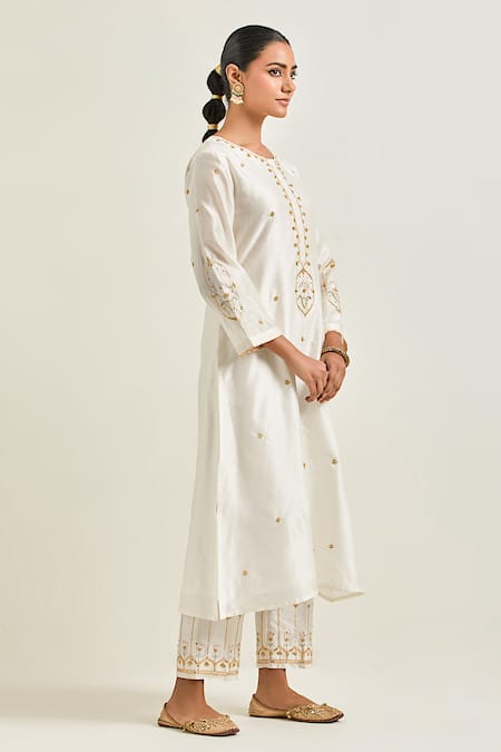 Buy Anantaa By Roohi Off White Silk, Chanderi Sequins, Gota Patti, Embroidery Floral Hand Kurta Set Buy_Anantaa By Roohi_Off White Silk, Chanderi Sequins, Gota Patti, Embroidery Floral Hand Kurta Set