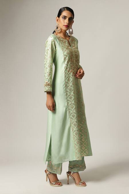 Anantaa By Roohi_Green Silk, Chanderi Embroidery Split V-neck Notched Kurta Pant Set _Online_at_Aza_Fashions
