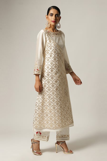 Buy_Anantaa By Roohi_Off White Silk, Chanderi Embroidery Round Neck Overlap Kurta Pant Set _Online_at_Aza_Fashions
