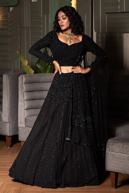 Shraddha Kapoor looks mesmerizing lehenga worth Rs. 4,900 from Indya 4900 :  Bollywood News - Bollywood Hungama