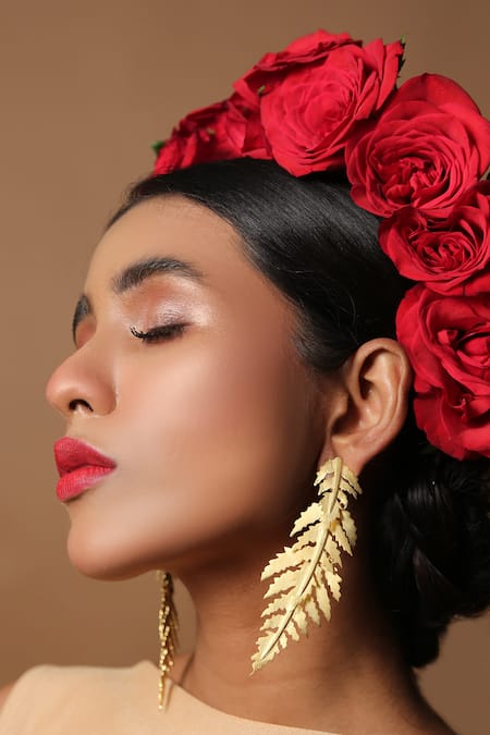 Zaza By Somya Gold Plated Cut Work Leaf Pattern Earrings 