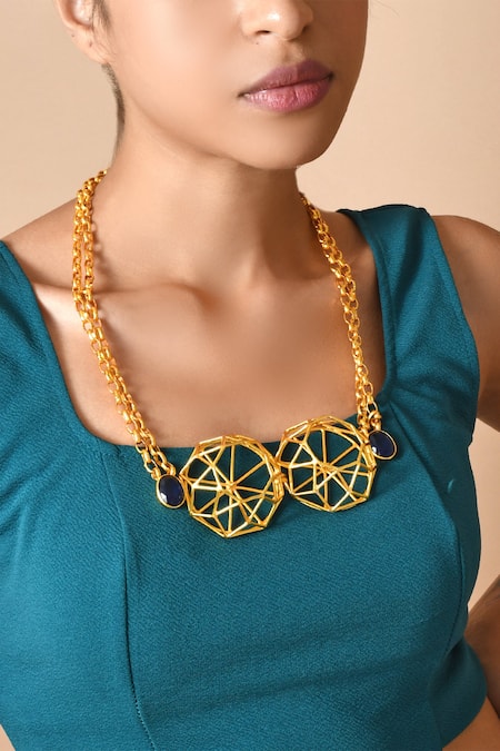 Zaza By Somya Cutwork Pattern Pendant Necklace 
