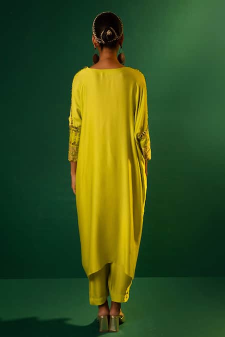 Shop Prahnaaya Green Satin Mirrors, Sequins Tora Masai Hand Embroidered Kurta And Slim Pant Set at Aza Fashions Shop_Prahnaaya_Green Satin Mirrors, Sequins Tora Masai Hand Embroidered Kurta And Slim Pant Set _at_Aza_Fashions