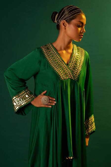 Shop Prahnaaya Green Satin Sequins Ariyana Placement Hand Embroidered Kurta With Harem Pant Online at Aza Fashions Shop_Prahnaaya_Green Satin Sequins Ariyana Placement Hand Embroidered Kurta With Harem Pant _Online_at_Aza_Fashions