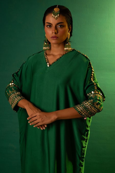 Shop Prahnaaya Green Satin Sequins V-neck Tora Placement Hand Embroidered Kurta With Pant Online at Aza Fashions Shop_Prahnaaya_Green Satin Sequins V-neck Tora Placement Hand Embroidered Kurta With Pant _Online_at_Aza_Fashions