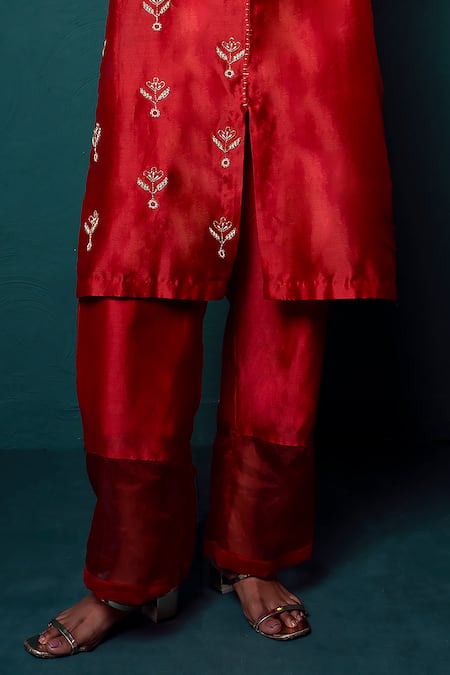 Suave_Red Chanderi Embroidery Pearls Round Surkh Bloom Work Kurta Pant Set _Online_at_Aza_Fashions