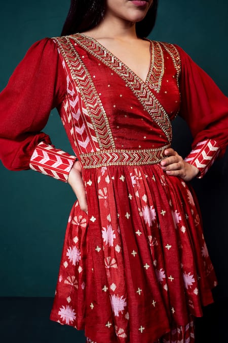 Buy_Suave_Red Chiffon Sequins, Diamonds V-neck Surkh Work Peplum Kurta With Sharara _Online_at_Aza_Fashions