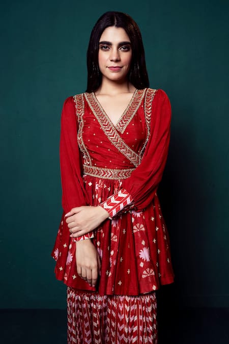 Shop_Suave_Red Chiffon Sequins, Diamonds V-neck Surkh Work Peplum Kurta With Sharara _Online_at_Aza_Fashions